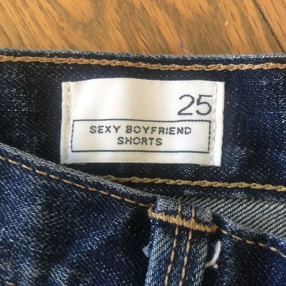 GAP | Sexy Boyfriend Shorts - Picture 3 of 6